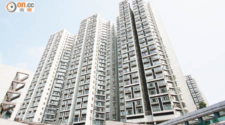 麗港城於去年十一月的平均實用呎租約28.7元。