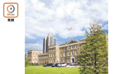 萊斯特大學是英國排名前列的學府之一，推動學生租務需求。