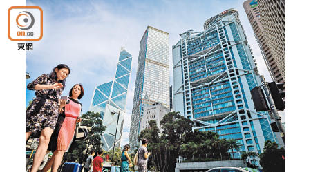 銀行界稱，香港企業或銀行今年來發行美元債券的金額較去年同期小。