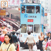 港逸軒樓下的春秧街市集，極具特色。