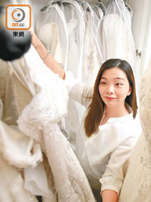 郭愷娸「膽粗粗」開設韓式婚紗攝影公司，雖然市道續弱，但生意額不跌反升。（黃仲民攝）