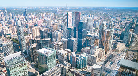 加拿大今年全國住宅銷售料達53.59萬伙。圖為多倫多市貌。