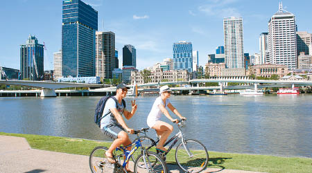 昆士蘭首府布里斯班為澳洲三大城市之一，生活設施齊備。