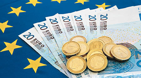 有策略師認為，歐元兌美元中長期可上望1.2042。