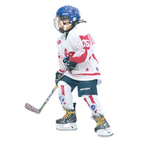 翁世權囝囝Trevor喺北京參與亞洲青少年冰球聯賽。
