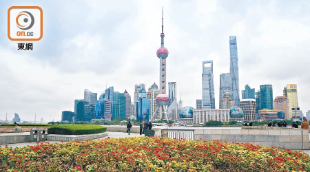 內地監管部門再次出手管理企業進行海外投資。圖為上海市貌。