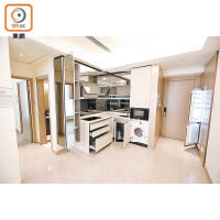 匯璽II兩房交樓標準示範單位，實用面積535方呎，採用開放式廚房設計。