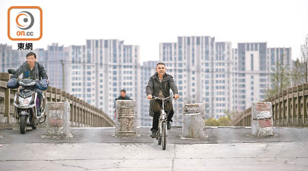 上海市大力拓展租賃住房，但估計對樓價遏制作用不大。