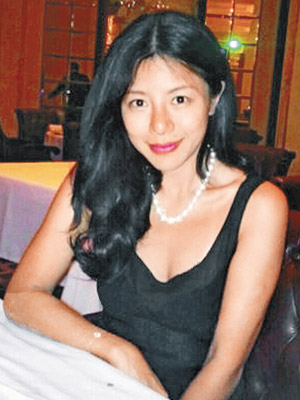 Esther Wong嘅LinkedIn Profile，仲寫住交銀國際，唔知幾時轉呢？