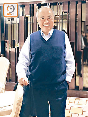 港交所主席周松崗表示，希望在卸任前能推出有關「同股不同權」規則的諮詢總結，並接受新經濟公司申請上市。