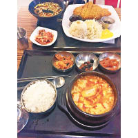 在南韓出街食飯，二人各自點一個套餐，埋單合共僅百多港元，且分量不小。