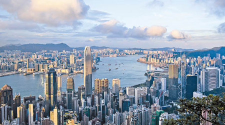 香港上周五公布的經濟增長勝市場預期，多間銀行紛紛調高本地全年經濟增長預測。圖為香港市貌。