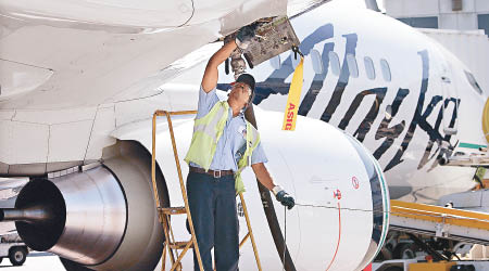 高油價加重全球航空業燃油負擔。（資料圖片）