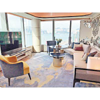 海匯酒店剛開業，房間可享開揚海景。