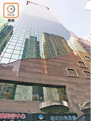 新時代中心38樓頂層全層面積約3,454方呎，成交呎價約25,622元。