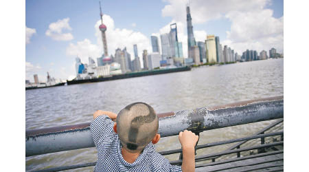 報告指，中國經濟增長將大幅放緩是「一孩政策」的遺害。