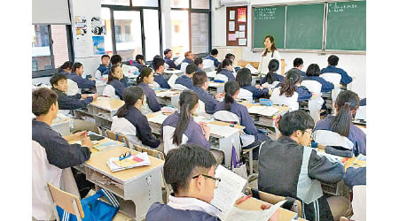 中國加快開放教育領域，行業競爭勢加劇。