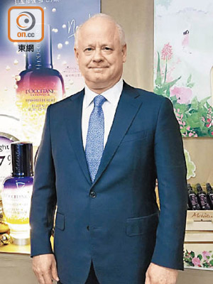 歐舒丹副主席Andre Hoffmann稱，公司積極推出節日套裝以刺激銷售。