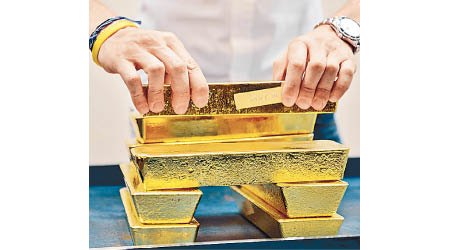 黃金雖備受避險資金追捧，但價格亦會受累於強美元。