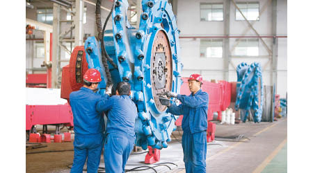 中國官方製造業PMI連跌兩個月。