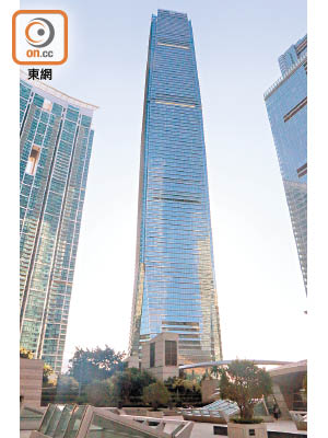 德銀於○八年向新地租用九龍環球貿易廣場共十二層樓面。