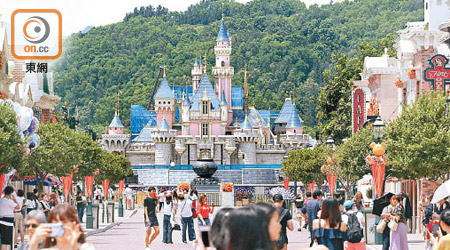 香港迪士尼主題樂園入場情況受到近期香港社會動盪影響。