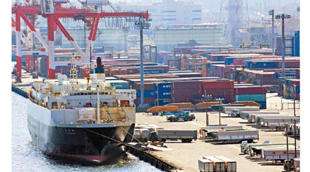 日本八月份出口總值按年倒退8.2%。