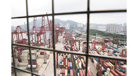 本港港口貨櫃去年全年吞吐量按年跌6.3%。