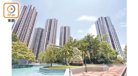 綠楊新邨本月暫錄7宗成交，個別三房單位樓價跌穿800萬元。