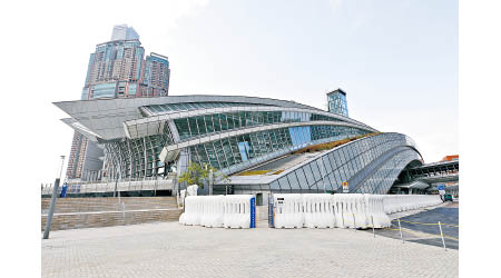 新地去年底高價投得的高鐵西九龍站上蓋商業地，為香港史上最貴地王。