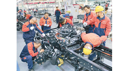 外需受壓，拖累中國四月份製造業採購經理指數下跌。