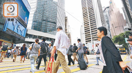 香港作為世界領先的金融中心之一，企業均積極利用新的數碼技術，以應對疫情帶來的挑戰。
