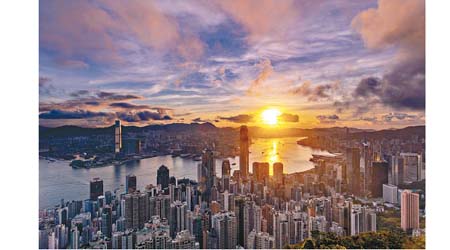 新冠肺炎持續打擊香港經濟。
