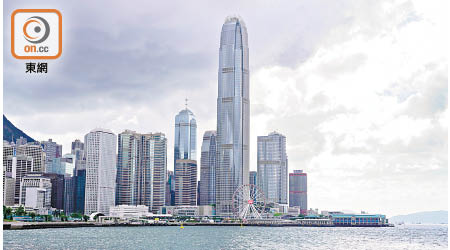 惠譽過去一年兩度下調香港主權信貸評級。