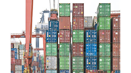 香港上月貨櫃吞吐量回落。