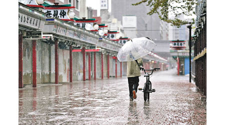 日本央行干預市場正常運作，恐釀成大跌市。