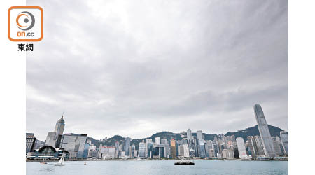 近年常傳出國際金融大行，將總部遷離香港的消息。