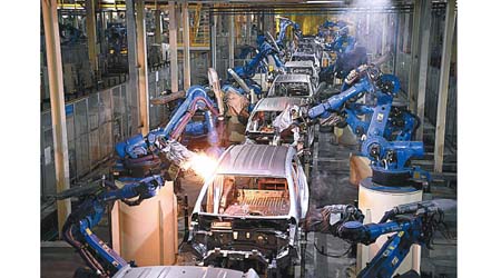 全球多間車廠因缺「芯」影響生產進度。