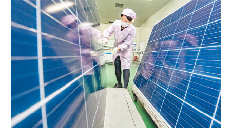 太陽能發電板8年來首次加價。