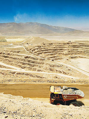 智利多個礦場因工人薪酬問題而陷入停產危機。