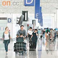 香港每年迎接成千上萬旅客，對航空旅遊服務人才需求甚殷。