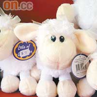 牧場也有紀念品出售，包括造型可愛的羊仔毛公仔。每隻AU$7（約HK$48）。