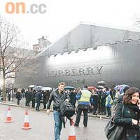 Burberry Prorsum返倫敦開騷的第二季，成為時裝周的重頭戲。