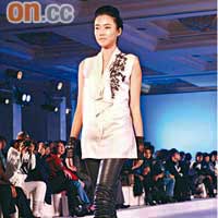 內地模特兒劉丹示範品牌最新款秋冬裝。