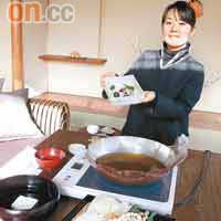 一鍋熱辣辣的野菜豆腐鍋作早餐，在乍暖還寒的日子，令人暖在心頭，3,800日圓（約HK$315）。
