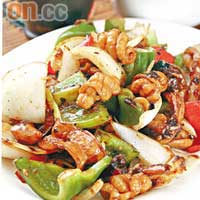 豉椒龍躉腸$68<BR>龍躉腸比鵝腸還要粗壯，用豉椒炒，惹味又夠爽脆。