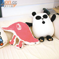 （由左至右）阿德（超佬）Cushion，$189；John Ho的Super Bird Cushion，$149；小克O嘴聾貓公仔（連全棉背包），$248。