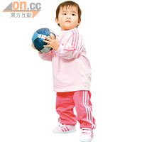 adidas Disney小熊維尼幼兒運動服套裝 $359/套、米妮CF1幼兒鞋 $299（All from b）