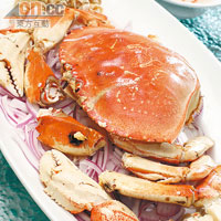 潮州凍蟹　$198/隻<br>凍蟹一般是花蟹，這裏卻換上溫哥華蟹，凸顯其實肉、香甜，不蘸點蒜蓉醋更能食出鮮味。還有法國睡蟹可選，令食味升級。