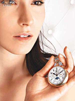 1924年製18K黃金大複雜手懷錶，備有三問、萬年曆、追針計時及分針計時等功能。